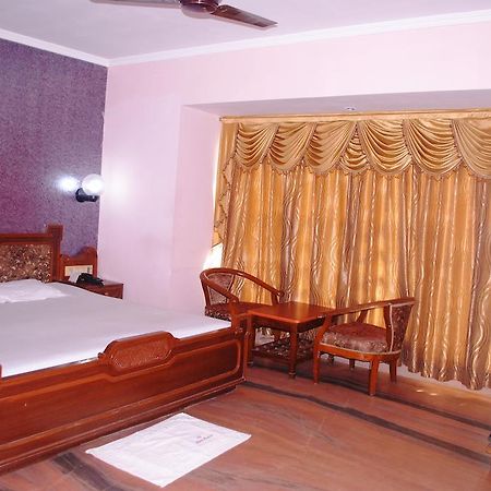 Hotel Padma Purí Exteriér fotografie